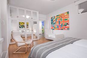 The White Villa At Sani