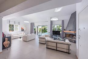 The White Villa At Sani