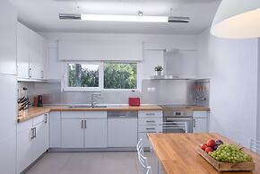 The White Villa At Sani