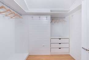 The White Villa At Sani