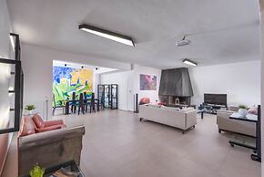 The White Villa At Sani