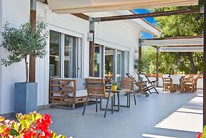 The White Villa At Sani