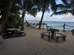 Anse Kerlan Beach Chalets