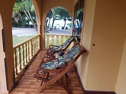 Anse Kerlan Beach Chalets
