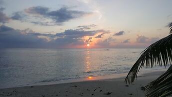 Anse Kerlan Beach Chalets