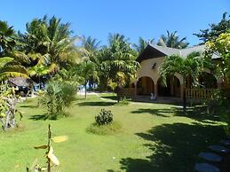 Anse Kerlan Beach Chalets