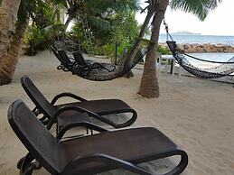 Anse Kerlan Beach Chalets