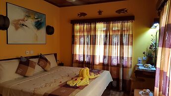 Anse Kerlan Beach Chalets