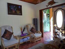 Anse Kerlan Beach Chalets