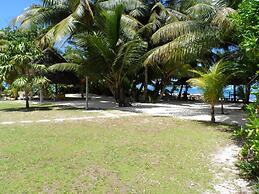 Anse Kerlan Beach Chalets