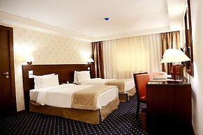 Seven Roses Hotel