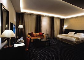 Seven Roses Hotel