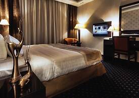 Seven Roses Hotel