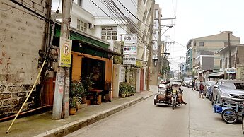 Crossroads Hostel Manila
