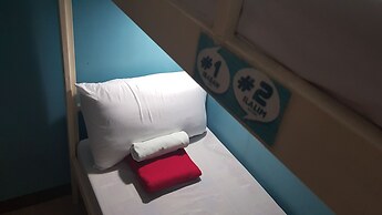 Crossroads Hostel Manila