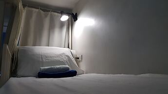 Crossroads Hostel Manila