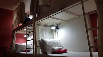 Crossroads Hostel Manila