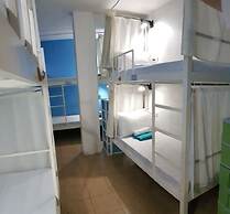 Crossroads Hostel Manila