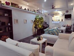 Crossroads Hostel Manila