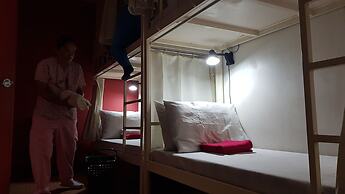 Crossroads Hostel Manila