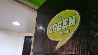 Crossroads Hostel Manila