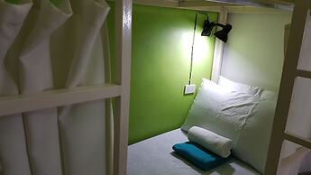 Crossroads Hostel Manila