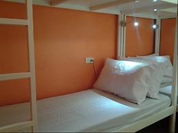 Crossroads Hostel Manila
