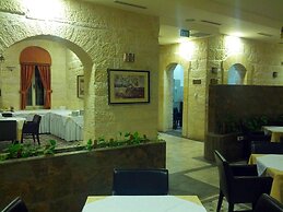 Alhambra Palace Hotel Suites