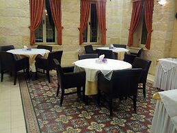 Alhambra Palace Hotel Suites