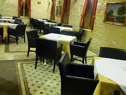 Alhambra Palace Hotel Suites