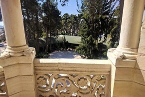 Alhambra Palace Hotel Suites