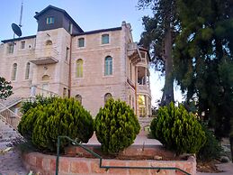 Alhambra Palace Hotel Suites