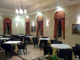 Alhambra Palace Hotel Suites