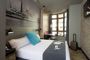 Casual Vintage Valencia Hotel