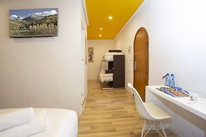 Casual Vintage Valencia Hotel