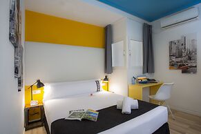 Casual Vintage Valencia Hotel