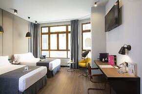 Casual Vintage Valencia Hotel