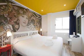 Casual Vintage Valencia Hotel