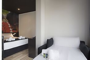 Casual Vintage Valencia Hotel