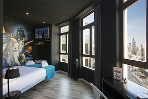 Casual Vintage Valencia Hotel