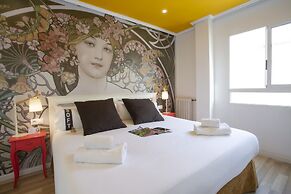 Casual Vintage Valencia Hotel