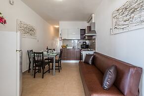 Seashells 2 bedroom Apartment with sunny terrace with stunning panoram