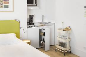 Lisbon Serviced Apartments - Ascensor da Bica