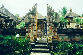 Gatra Ubud Inn