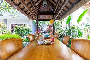 Gatra Ubud Inn