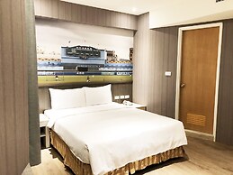 La Hotel - Baseball Theme Hall