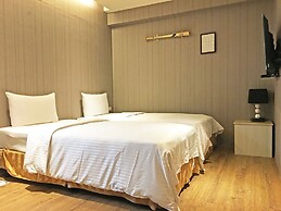 La Hotel - Baseball Theme Hall