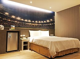 La Hotel - Baseball Theme Hall