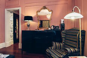 DOM Boutique Hotel by Authentic Hotels