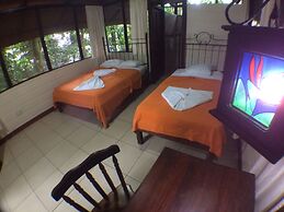 Rana Roja Lodge
